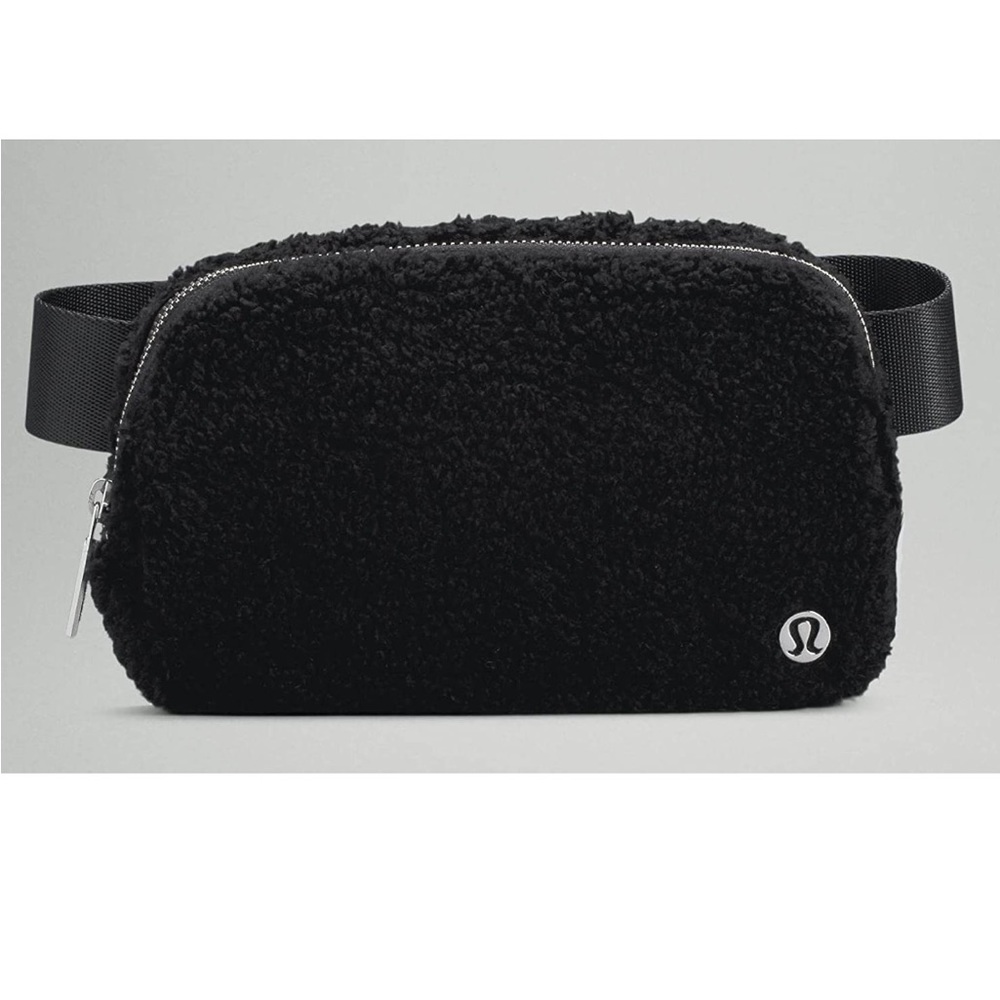 LULULEMON Everywhere "Fleece" Belt Bag in Black